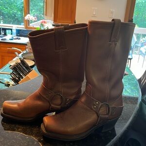 Frye Harness boots EUC